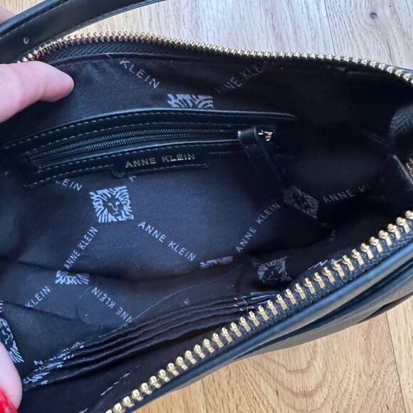 Cross body bag - Picture 2 of 4